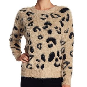 Cute soft leopard sweater size M
